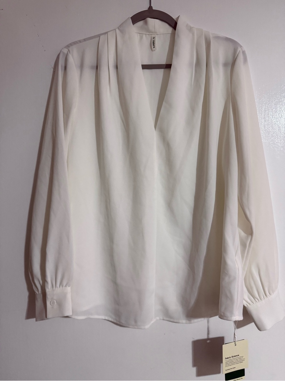 HALARA Cream V-Neck Long Sleeve Blouse